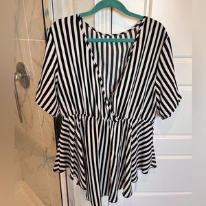 Striped black and white top